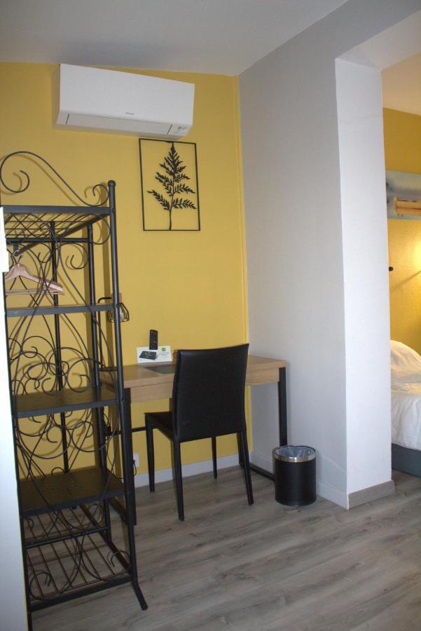 Logis Hotel Le Clement V Рокемор Экстерьер фото