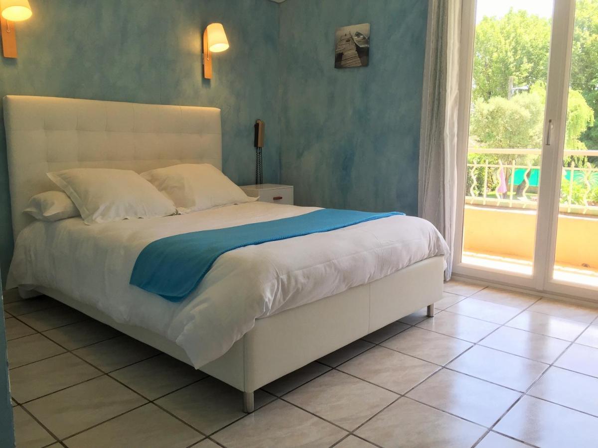 Logis Hotel Le Clement V Рокемор Экстерьер фото