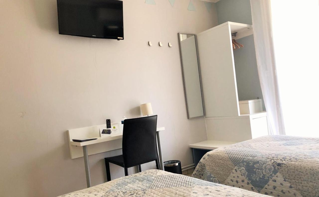 Logis Hotel Le Clement V Рокемор Экстерьер фото