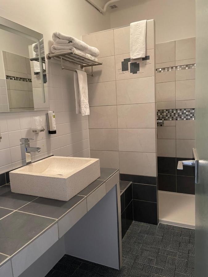 Logis Hotel Le Clement V Рокемор Экстерьер фото