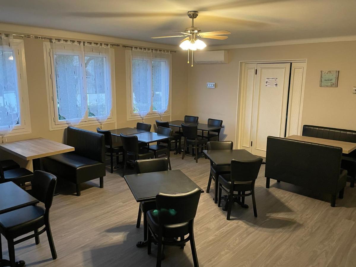Logis Hotel Le Clement V Рокемор Экстерьер фото