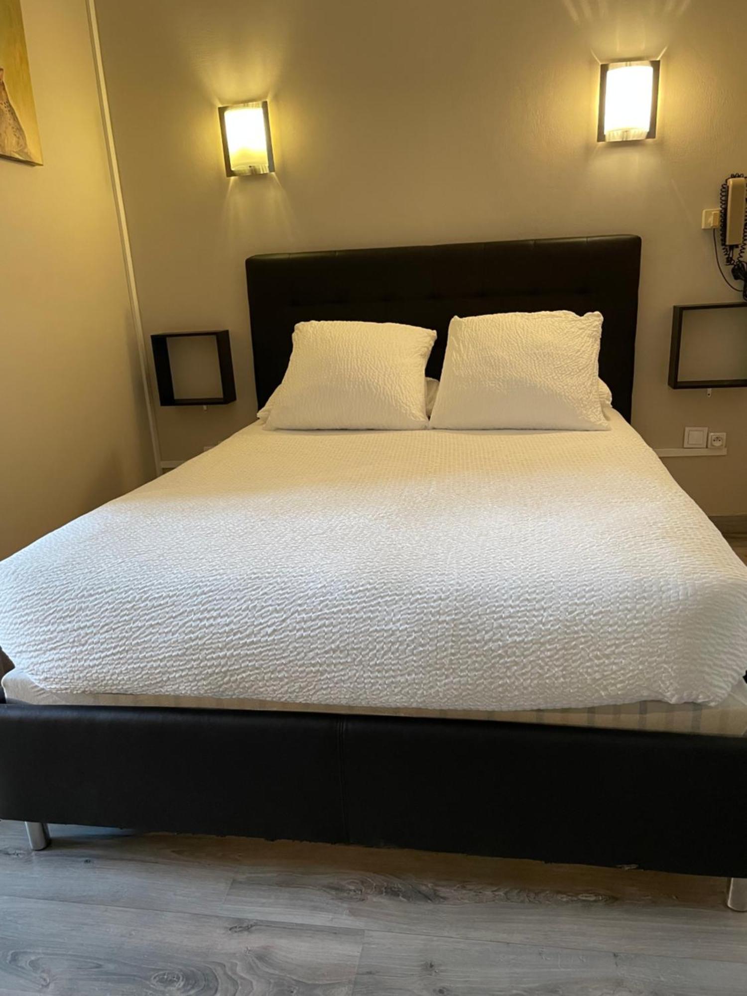 Logis Hotel Le Clement V Рокемор Экстерьер фото