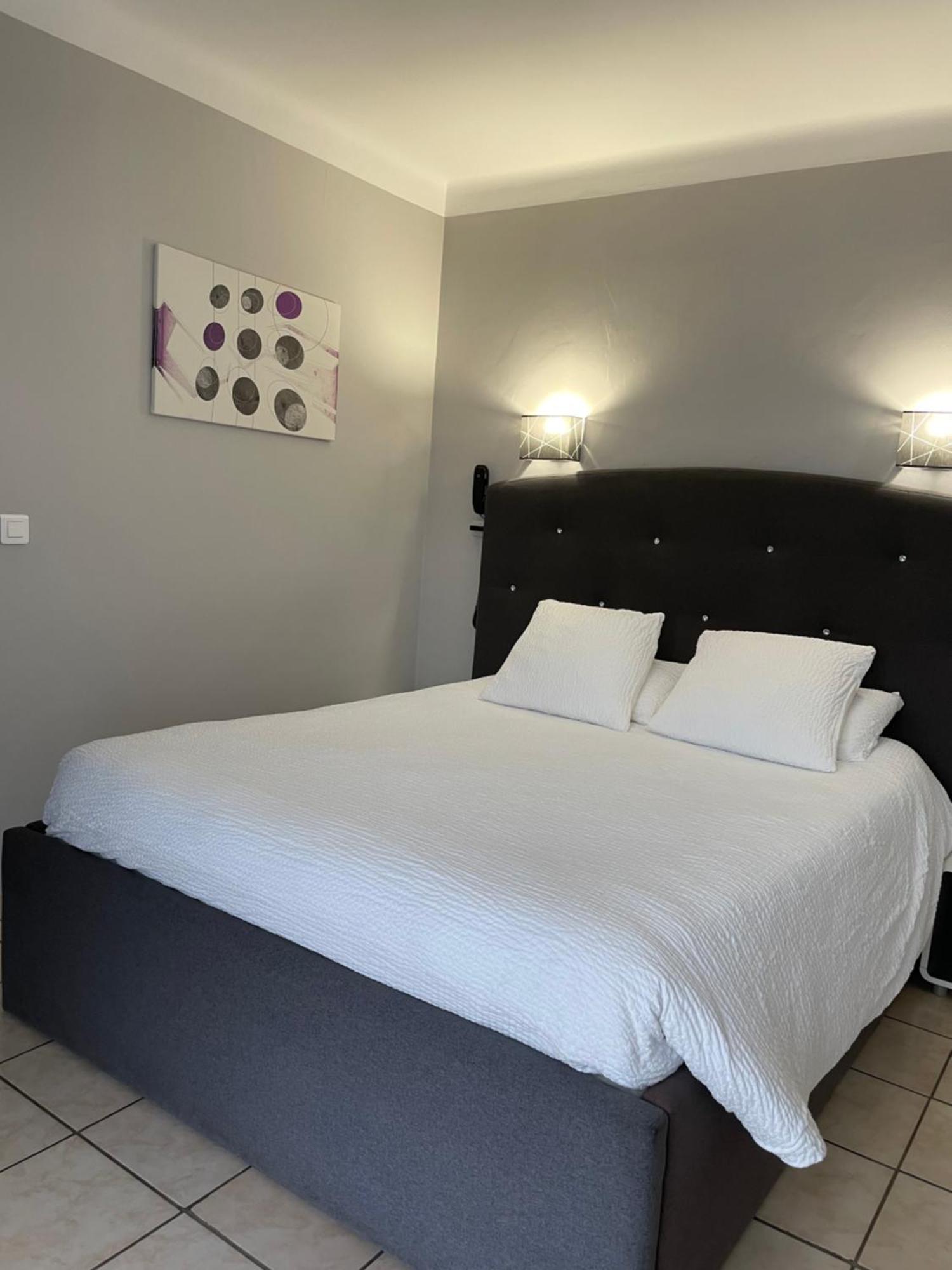 Logis Hotel Le Clement V Рокемор Экстерьер фото