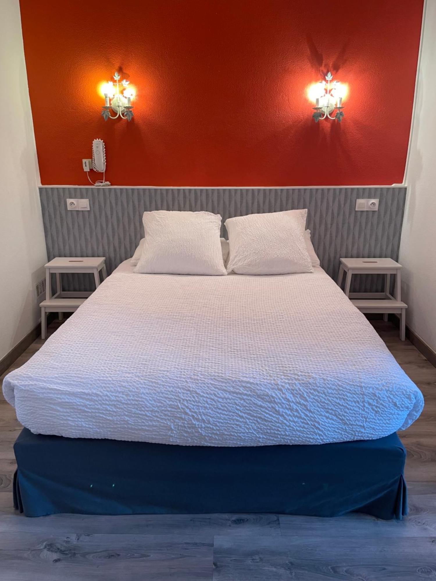 Logis Hotel Le Clement V Рокемор Экстерьер фото