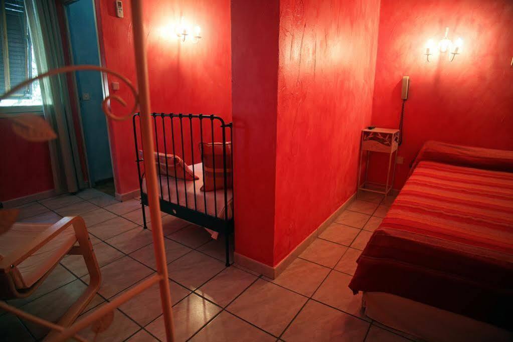 Logis Hotel Le Clement V Рокемор Экстерьер фото